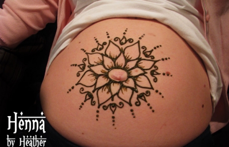 Quick and Simple Pregnant Belly Henna