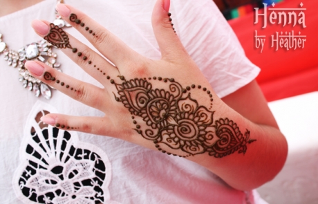 Simple Henna Design with Flower - On Trend