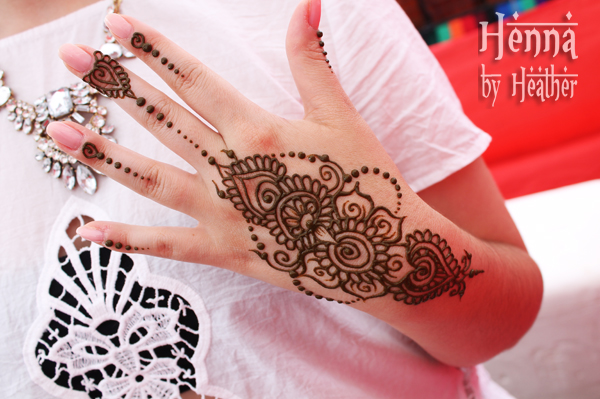 Simple Henna Design with Flower - On Trend