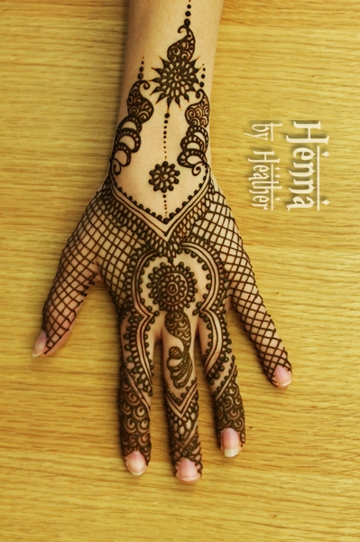 Henna lace gloves | Henna tattoo designs, Henna art designs, Henna hand  tattoo