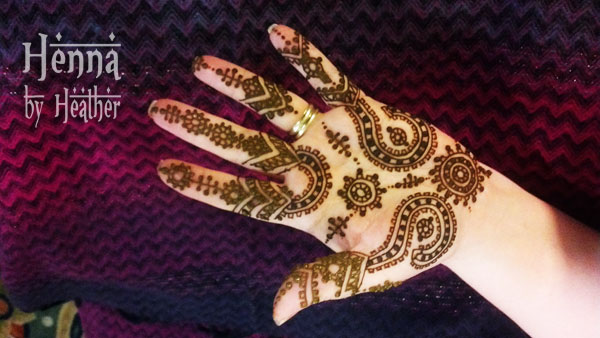 henna_palm_hand_mauritanian_henne_mauritania_purple_blue_new_england