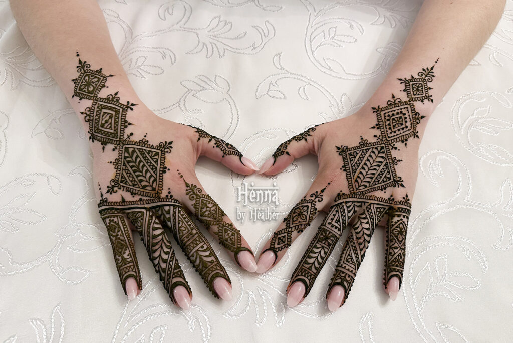 Moroccan Bridal Henna Design - geometric Fessi classic style, with modern trending twists like humps rather than zig-zag chaine triangles, less straight lines in inner fills, etc